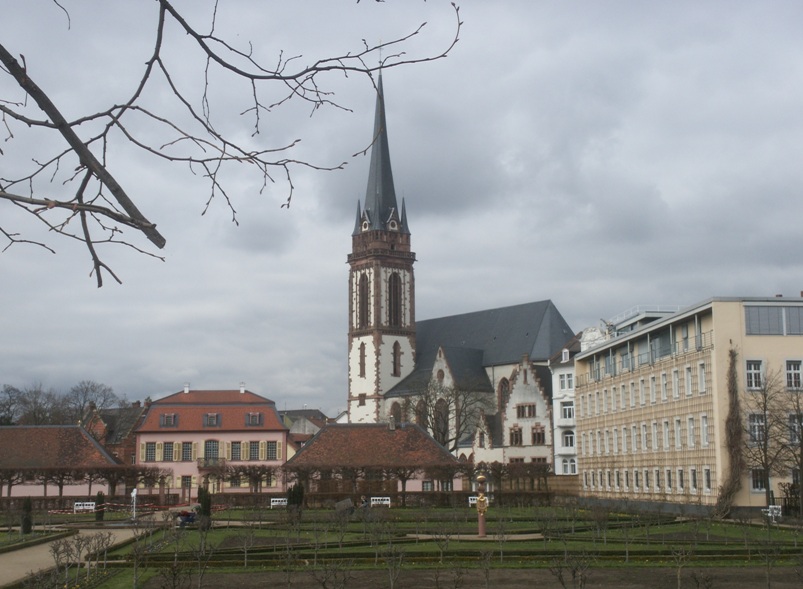Darmstadt, Darmstadt-Mitte, Hochschulviertel, Prinz-Georg-Garten mit Prinz-Georg-Palais, Porzellanschlösschen und St. Elisabethkirche
